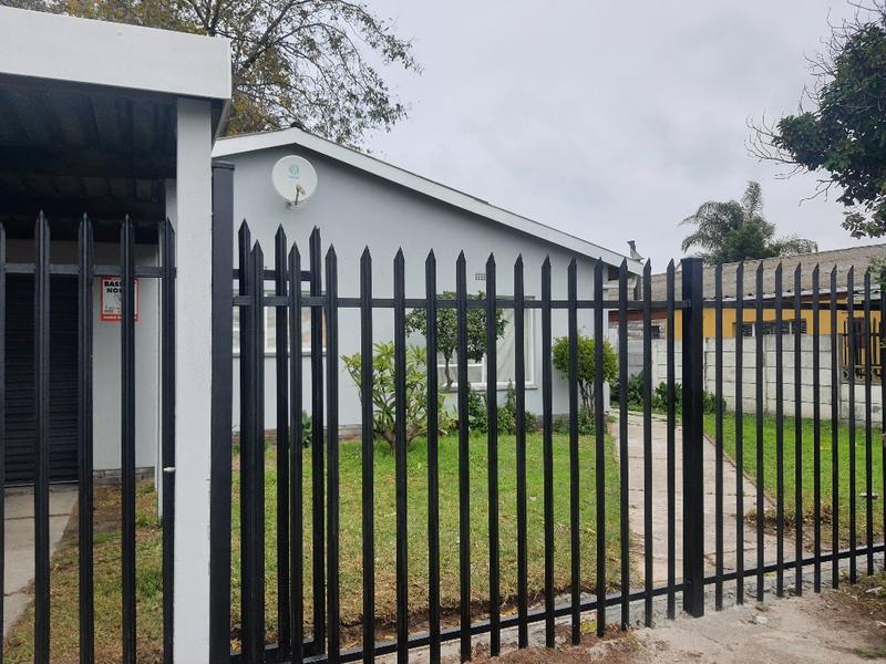 To Let 3 Bedroom Property for Rent in De Kuilen Western Cape